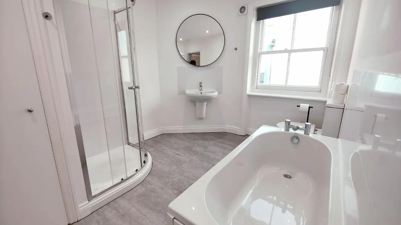 Apartment 3 Bed Flat Close To Liverpool St & Brick Lane London