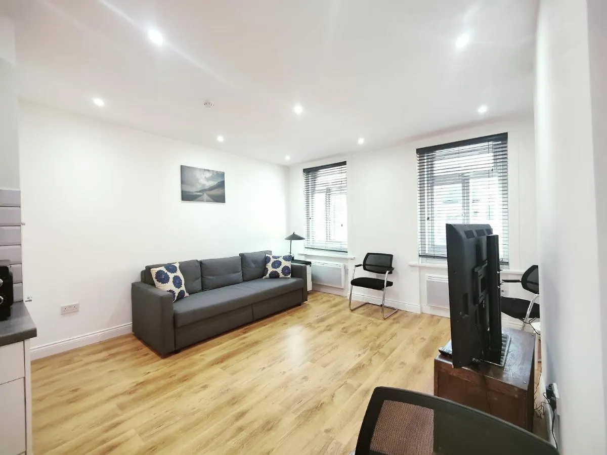 3 Bed Flat Close To Liverpool St & Brick Lane London